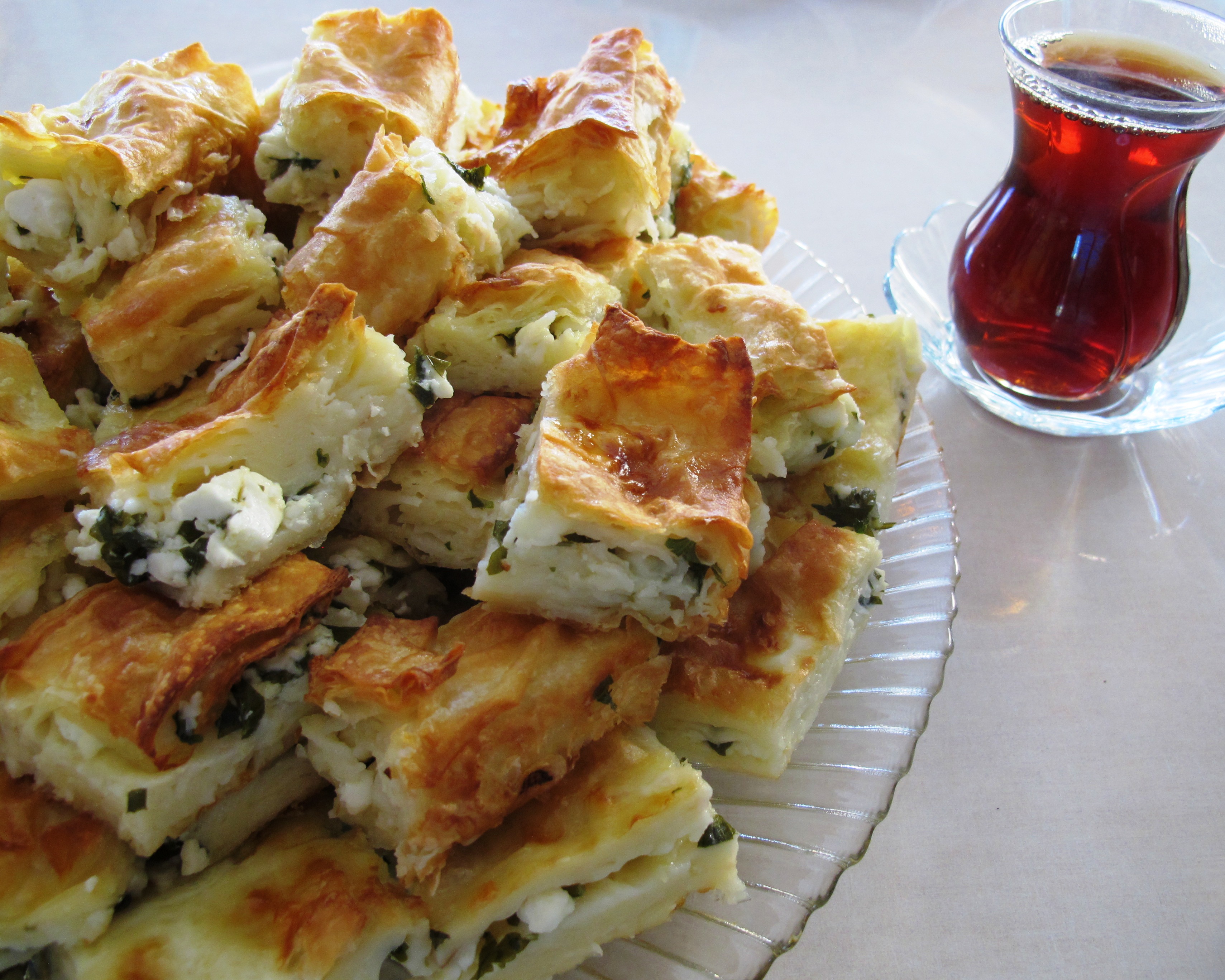 Yalancı Su Böreği Tarifi Bordova